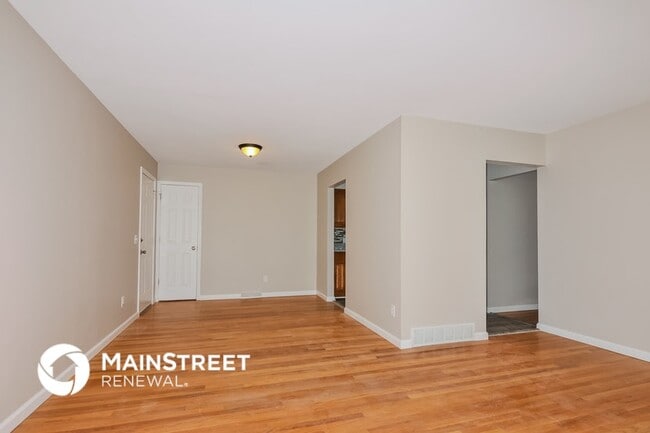 Building Photo - 306 S Pam Ave