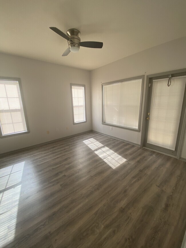 Building Photo - 3741 Conroy Rd