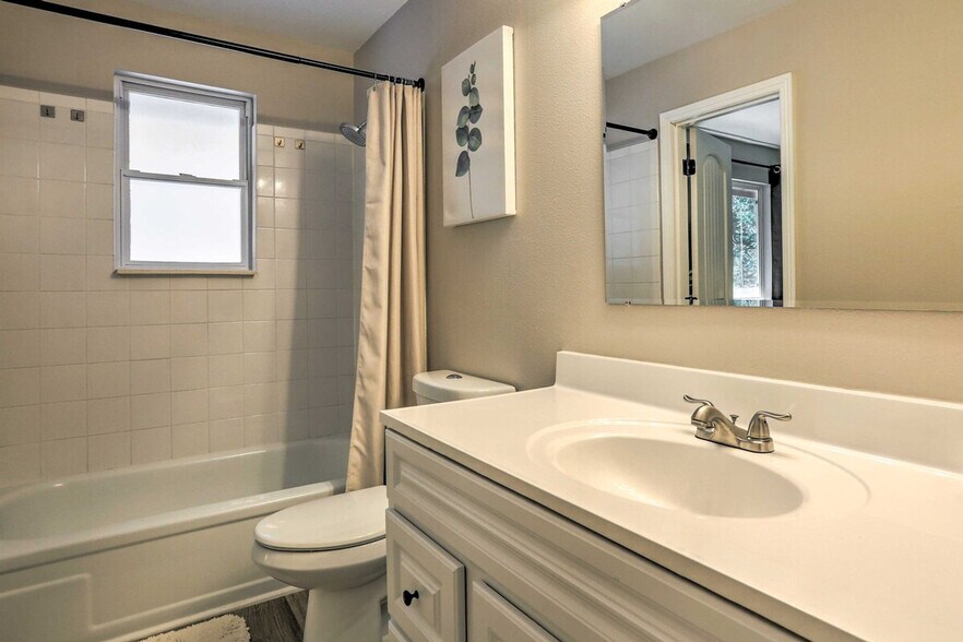 Building Photo - 9538 Fallen Rock Rd