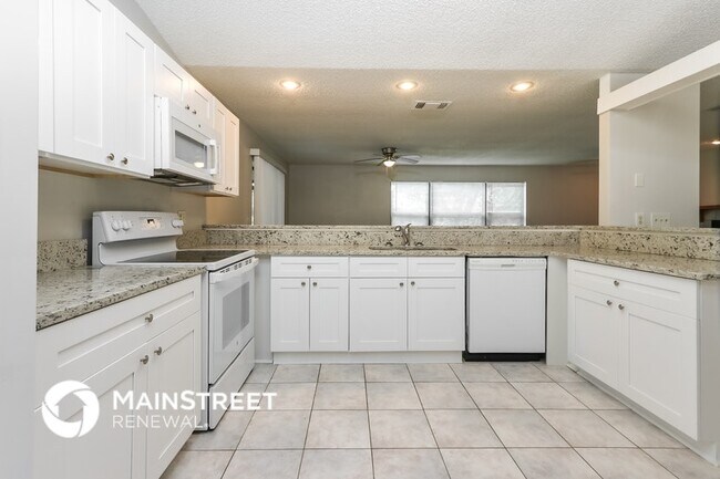 Building Photo - 2624 SE Solana Ln