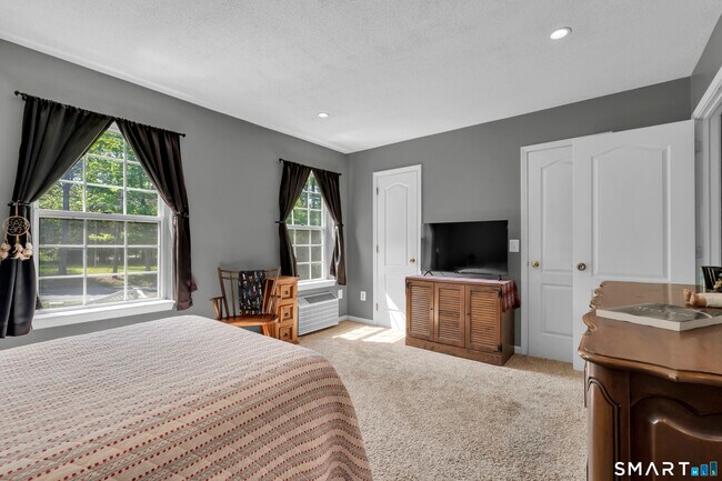 Building Photo - 6 Glen Ridge Ct