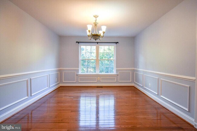 Building Photo - 42271 Bird Haven Dr