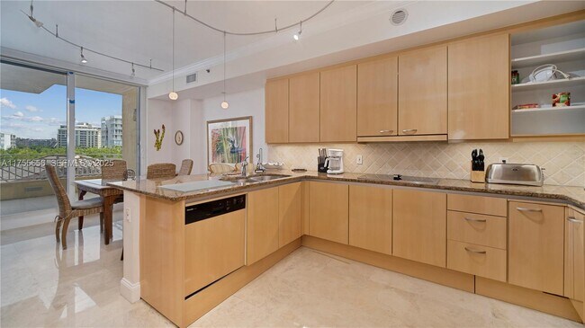 Building Photo - 791 Crandon Blvd