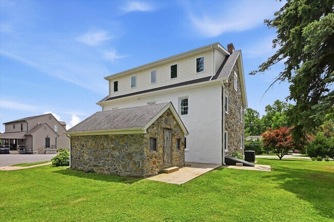 Building Photo - 1512 Naamans Creek Rd