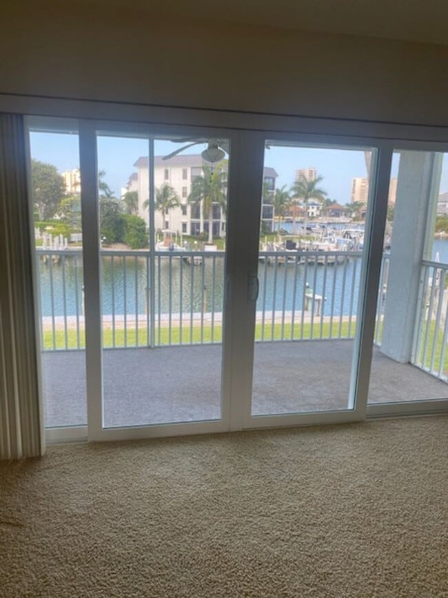Building Photo - 860 Panama Ct