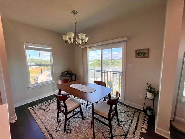 Building Photo - Sewickley - 4 Bedroom 3.5 Bathroom - End U...