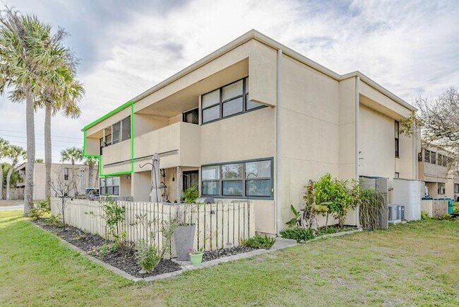 Building Photo - 1000 3rd St