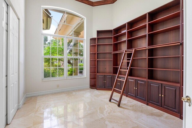 Building Photo - 16164 Bridlewood Cir