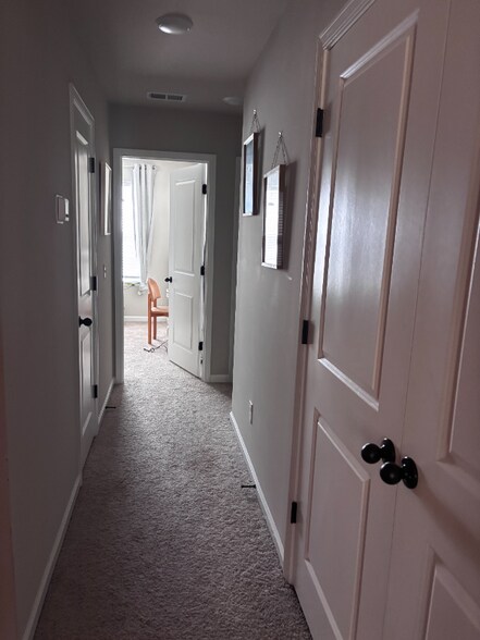 Building Photo - 8351 Child's Cove