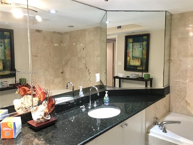 Building Photo - 6917 Collins Ave