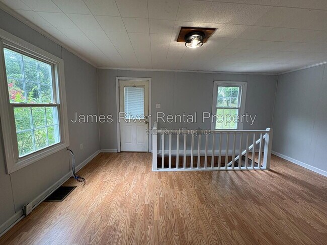 Building Photo - 1312 Laurel Ln