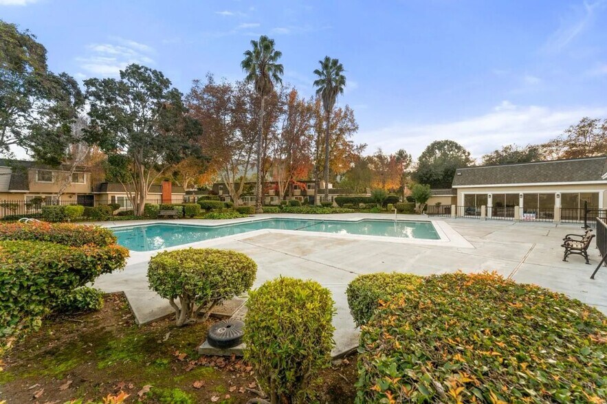 Building Photo - 7108 Coral Gables Cir