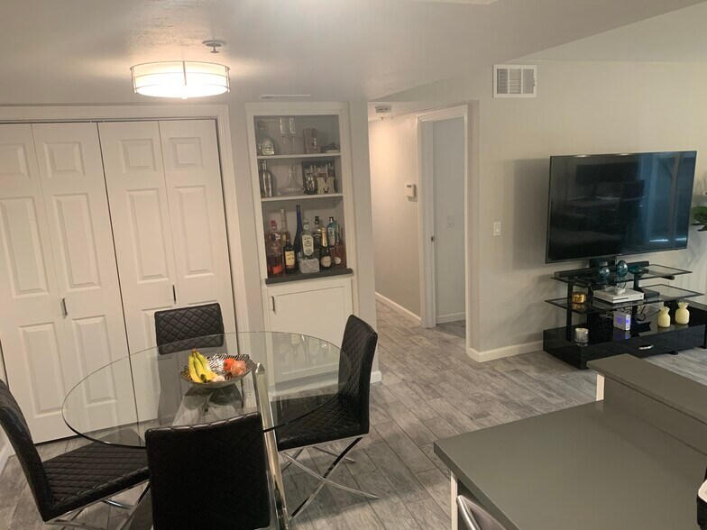 Building Photo - 122 Mangano Cir