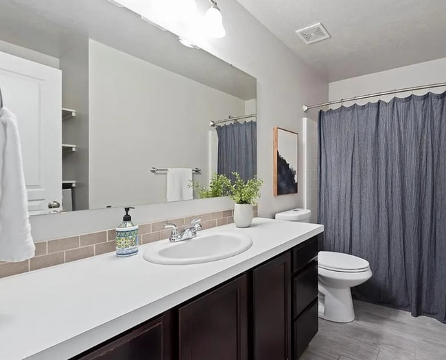 Building Photo - This home has it all!