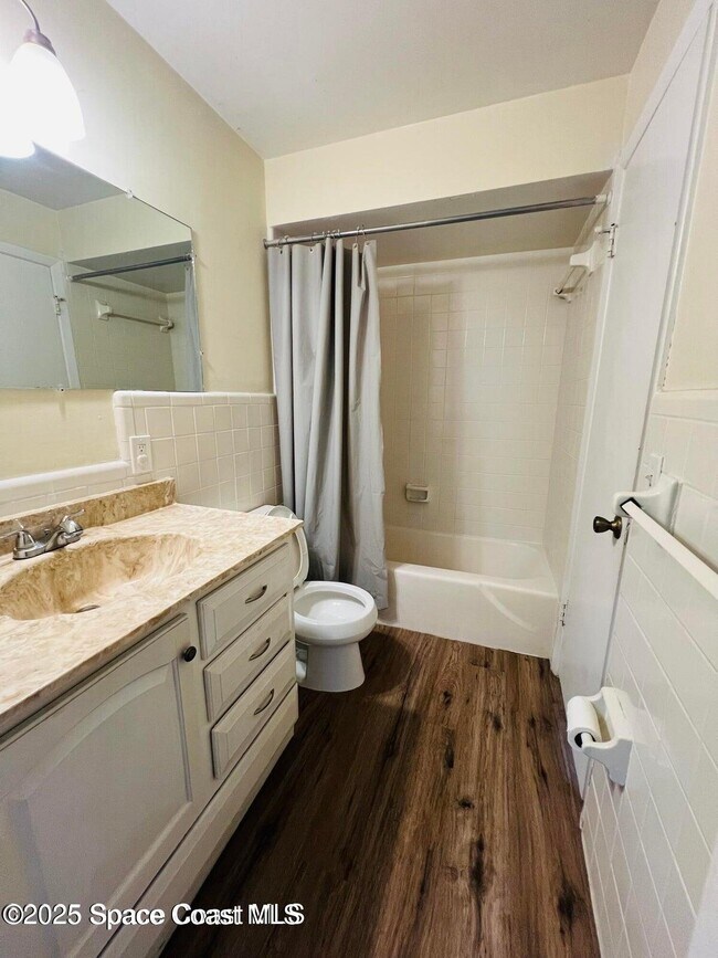 Building Photo - 2425 Heritage Dr