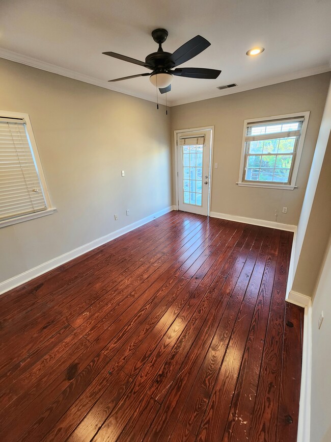 Building Photo - 444 E Fort Ave