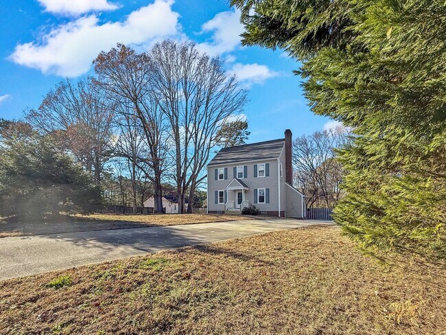 Building Photo - Spacious 3BR 2 BA Home with Wooden Deck in Wake Forest