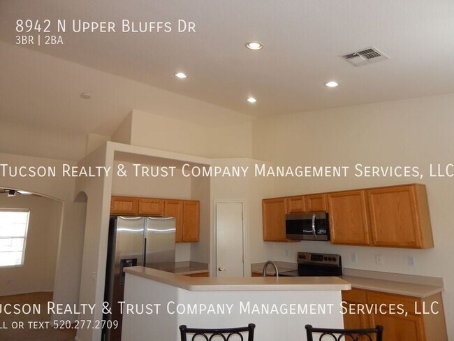 Building Photo - 8942 N Upper Bluffs Dr