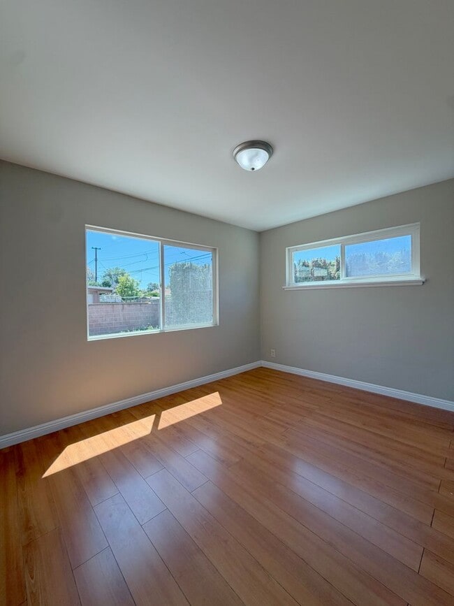 Building Photo - Stunning Mid-Century Modern Home  in Garden Grove