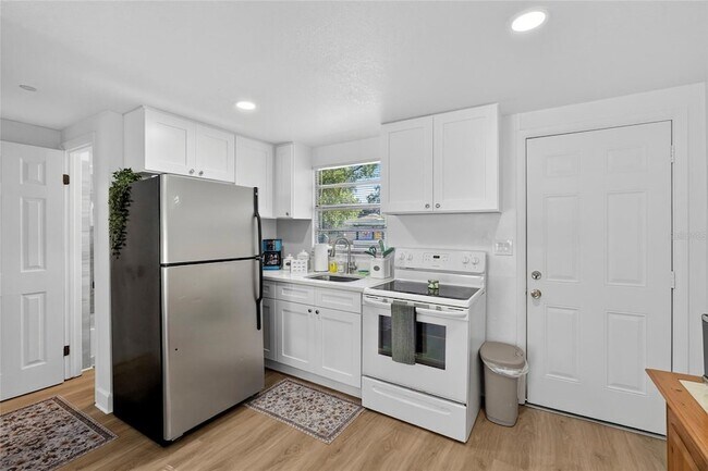 Building Photo - 4214 W Ohio Ave