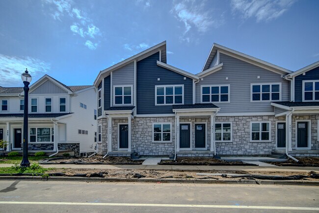 Building Photo - 4873 Lacy Rd