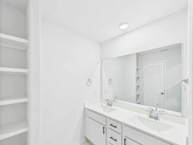 Building Photo - Santa Rita  Beauty