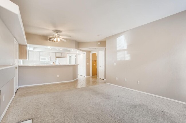 Building Photo - Northwest 1st Floor Condo in a Gated Community