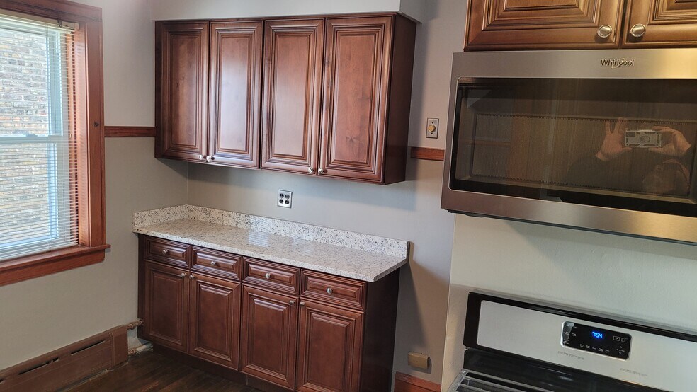 Building Photo - 5228 W Hutchinson St