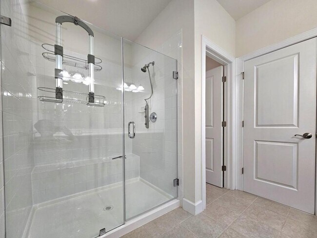 Building Photo - 8820 Englewood Farms Dr
