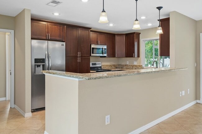 Building Photo - Perfect West Bradenton Location - 2 bedroom / 2 bathroom Home