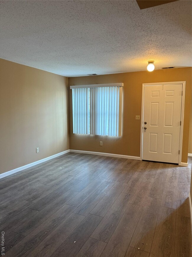 Building Photo - 2805 Whispering Hills Dr