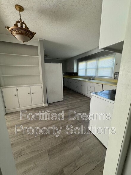 Building Photo - 5588 Parks Palmer Rd