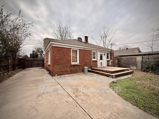 Building Photo - 2317 NW 13th St