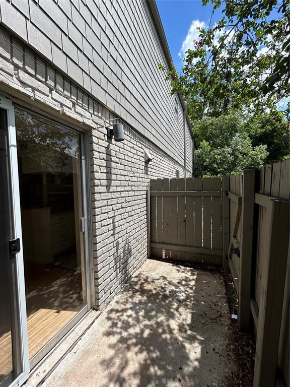 Building Photo - 3902 Mandell St