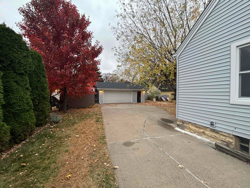 Building Photo - 2804 Lowry Ave N