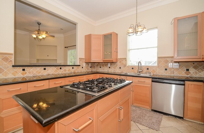 Building Photo - 513 Vincent St