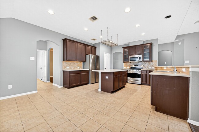 Building Photo - 24822 Diamond Run Ct