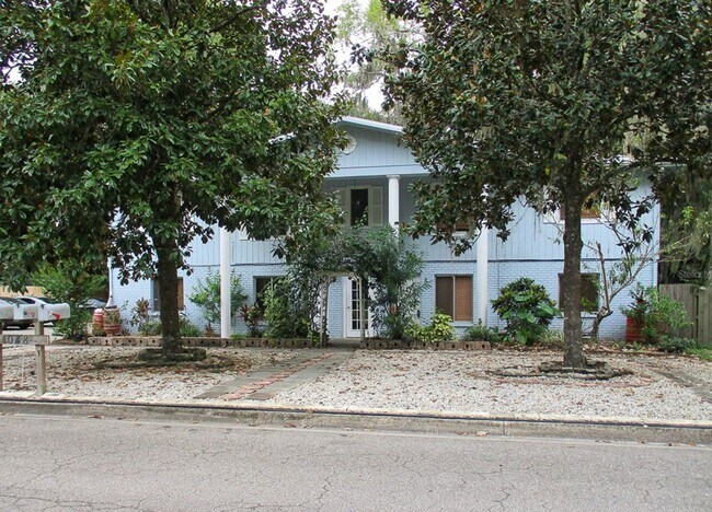 Primary Photo - 2BR/1BA Flat Biking/Walking Distance to UF...
