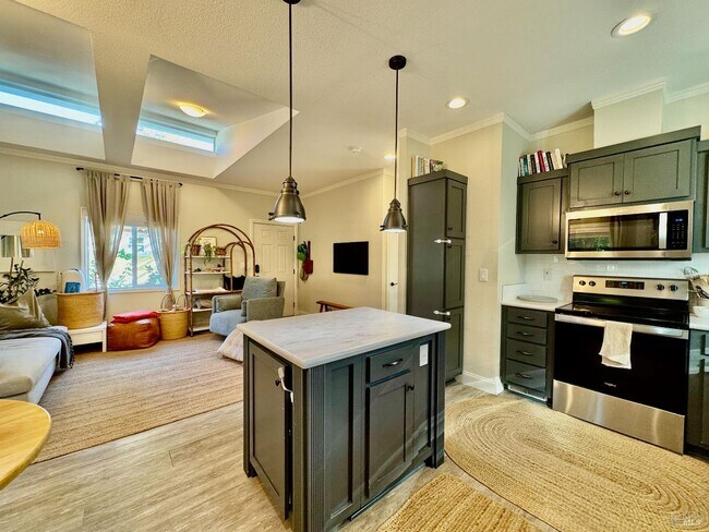 Building Photo - 1813 Fair Way