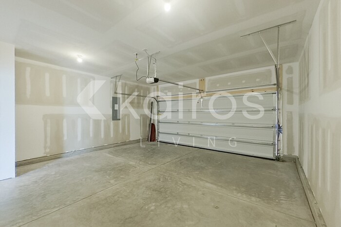 Building Photo - 634 Muster Fld Ct