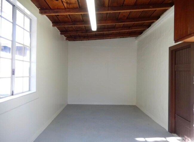 Building Photo - 5713 Temple City Blvd