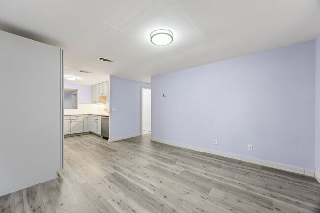 Building Photo - Adorable Newly Renovated 3/2 on Amelia Isl...