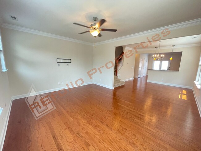 Building Photo - Charming 3 Story 3 Bedroom 3.5 Bath 1 Car-...