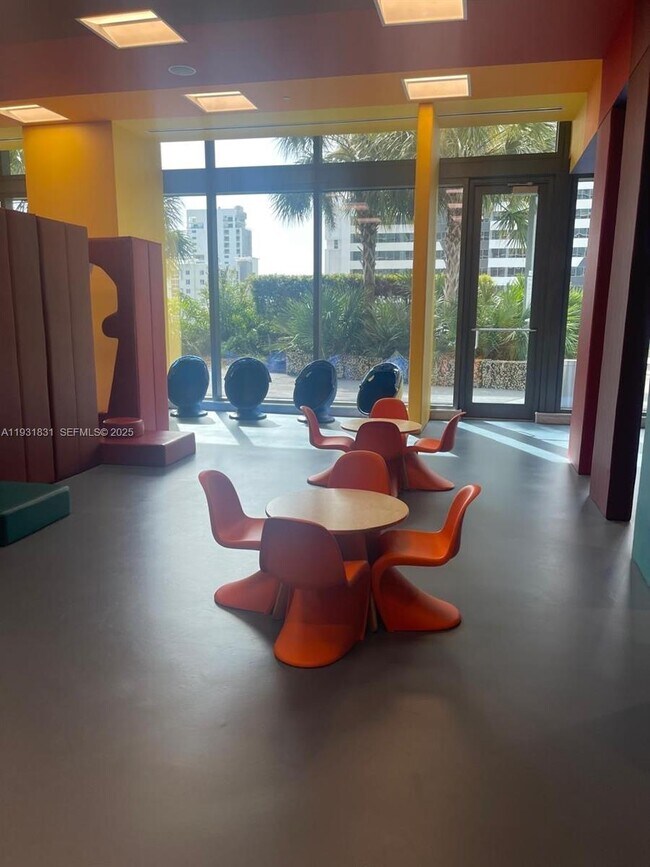 Building Photo - 88 SW 7th St