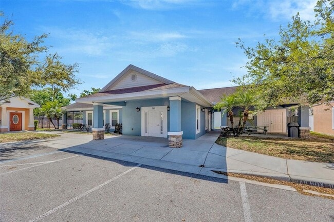 Building Photo - 143 Alexander Woods Dr