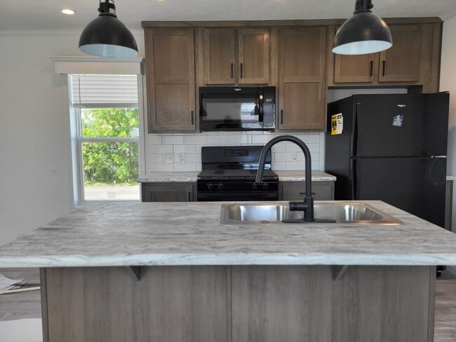 Building Photo - 140 Flamingo Dr