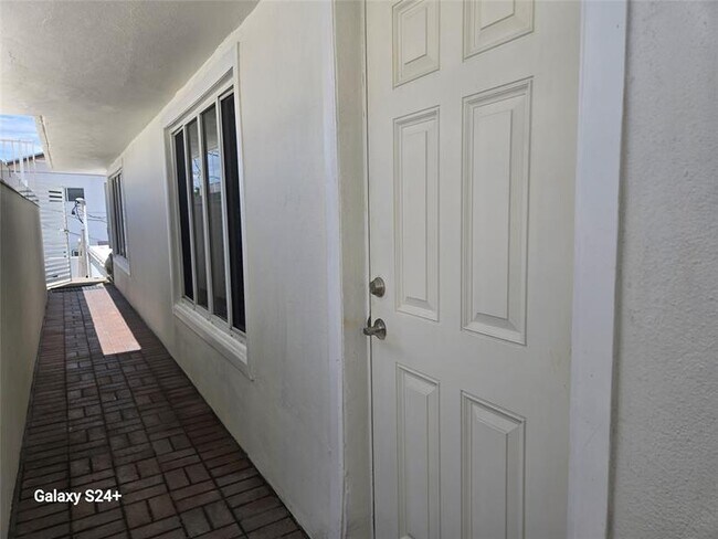 Building Photo - 108.5 Commercial Blvd