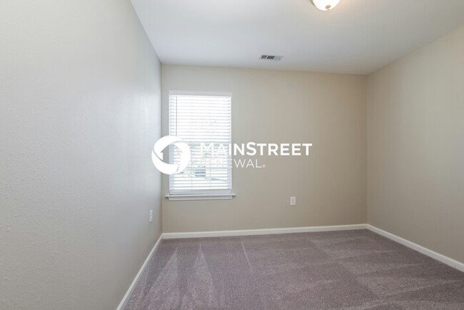 Building Photo - 6216 Summerour Place