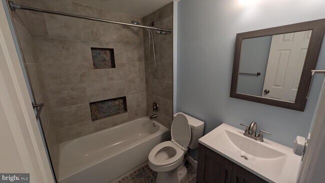 Building Photo - 5813 Shana Pl