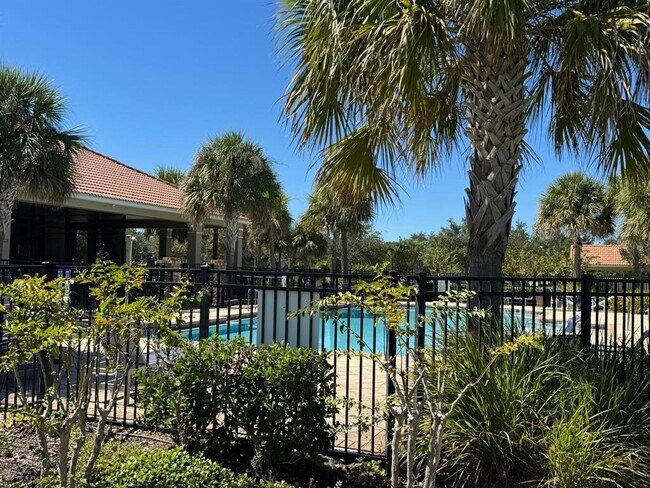 Building Photo - 2091 Bent Grass Ave